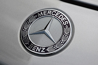 Alerta de Riesgo de Seguridad de Vehículos Mercedes