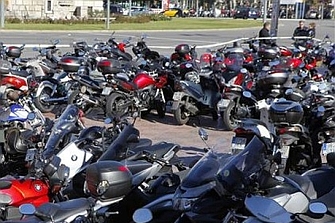 Málaga se aproxima a Granada y Cádiz en número de motos por habitante