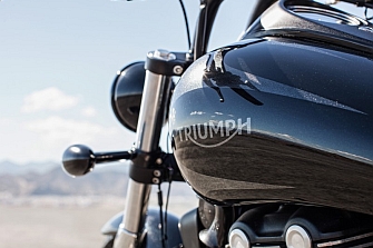 Triumph anuncia los precios de las Rocket X y Thunderbird Nightstorm 2015