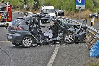 Cinco fallecidos en accidente de tráfico, uno era motorista