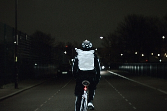 Volvo LifePaint, el spray que ilumina a los ciclistas