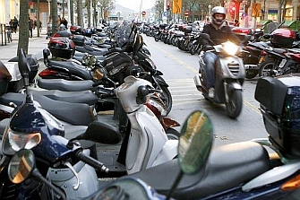 Nuevo aparcamiento compartido moto-Taxi en Málaga