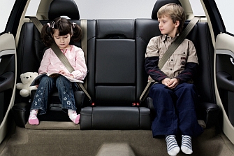 Los menores de edad que midan menos de 1,35 m no podrán viajar en el asiento delantero