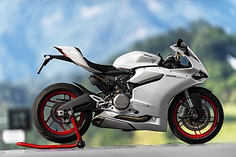 899 Panigale: Este verano con 1200 € en productos Ducati Performance