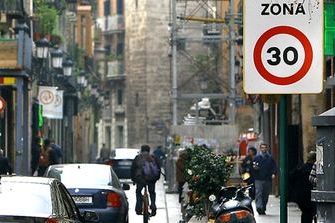 Valencia instaura el límite 30 km/h en la zona centro