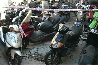 La Guardia Civil desmantela un taller de desguace de motos