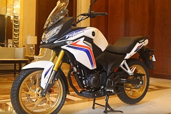 La Honda CBF190 X mostrada en el Salón de la Moto de China