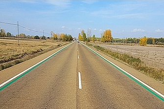 Tráfico probará líneas laterales verdes en las largas rectas
