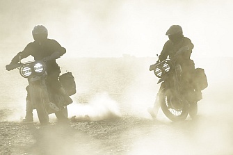 Motos de Autor: Harley-Davidson Desert Wolves por El Solitario