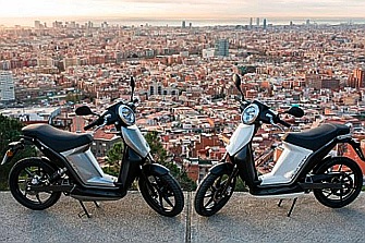 Barcelona promueve la moto eléctrica desde dentro