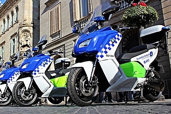 La Guardia Urbana de Barcelona dispone de 61 scooter eléctricos