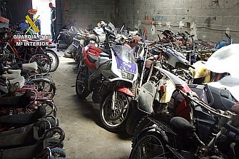 Roban tres motos en Cáceres