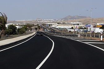 Lanzarote instalará guardarraíles en sus carreteras