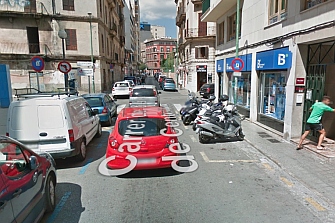 Tiran 5 motos aparcadas en Palma