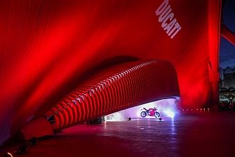 Presentan la Ducati Panigale V4 en Valencia