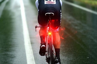 Tráfico no multará a los ciclistas con luces parpadeantes