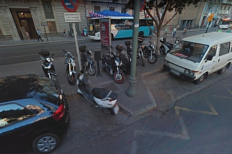 Solo hay plaza de aparcamiento para el 10% de las motos de Málaga