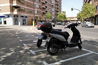 Los aparcamientos para motos de Zaragoza no cumplen con la normativa