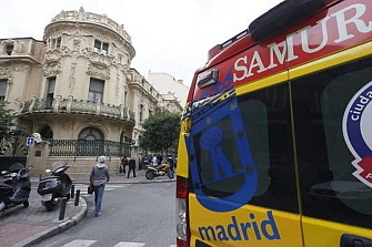 Un motorista muere tras ser arrollado por una hormigonera en Madrid