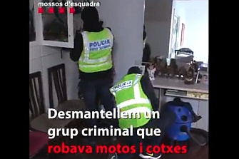 Detienen cuatro ladrones de motos y coches en Barcelona
