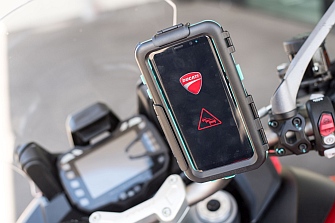 Ducati trabaja en la comunicación entre moto, vehículo e infraestructura
