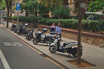 Barcelona reduce un 44% las motos aparcadas en las aceras