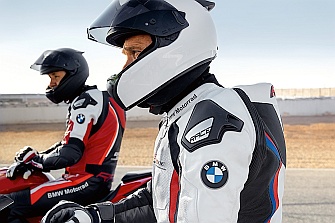 BMW Motorrad presenta el mono personalizable ` ProRace´