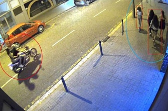 Detienen a dos ladrones de motos en Barcelona