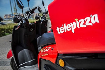 Telepizza incorpora más motos eléctricas a la flota