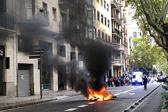 Fallece un motorista de 37 años en Barcelona