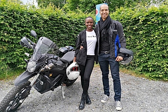 Africa X: 15.000 km en moto eléctrica por un proyecto solidario