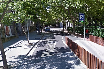 Zaragoza multará por aparcar en la acera