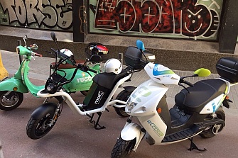 Barcelona adjudica 11.000 licencias de motosharing