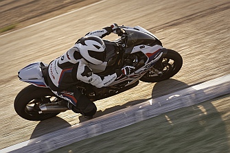 BMW Motorrad presenta los accesorios M Performance