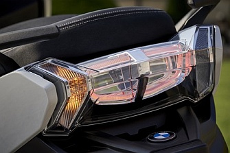 BMW llama a revisión varios modelos por parpadeos en la luz de freno