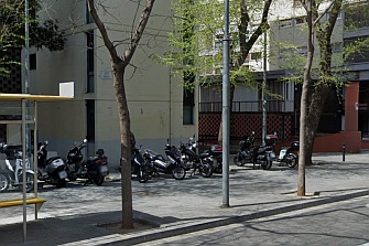 Barcelona acelera el plan de multas a las motos