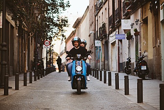 Madrid y Barcelona recuperan el motosharing de MOVO