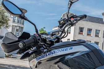 Torrelodones incorpora dos motos eléctricas de Zero