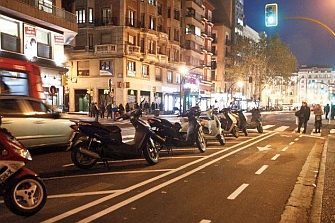 Zaragoza acelera los planes para prohibir aparcar sobre las aceras