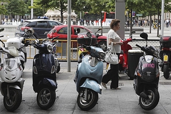 San Sebastián pasa de 4.000 a 26.000 motos en 30 años