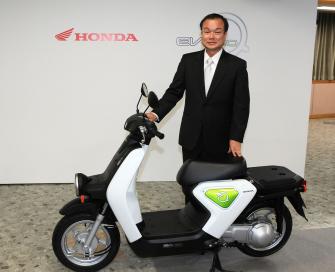 Comienza en Japón la comercialización del scooter eléctrico EV-neo