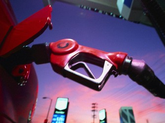 El Gobierno pone el grito en el cielo por el alza de precios en los carburantes