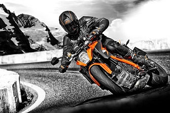 KTM pinta de naranja el sector de la moto en Europa