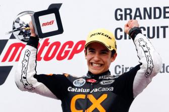 Márquez logra una disputada victoria en Moto2