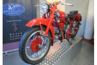 El Museo de Automoción de Salamanca rinde homenaje a las primeras motos