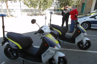 Los Ayuntamientos siguen incorporando motos eléctricas a la Policía Local