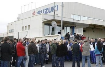 La plantilla de Suzuki, "impotente" porque la multinacional se va de Asturias "sin que nadie diga nada"